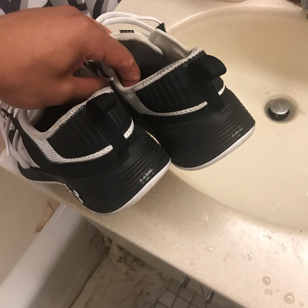 Under Armour shoes RARE - Picture 5 of 5